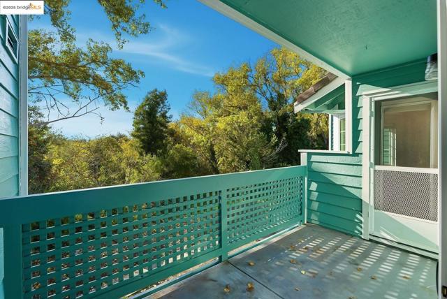 316 Dursey DR, Pinole CA: https://media.crmls.org/mediaz/dc57b7bf-6c57-4dc9-ac6d-2f743a130d0b.jpg