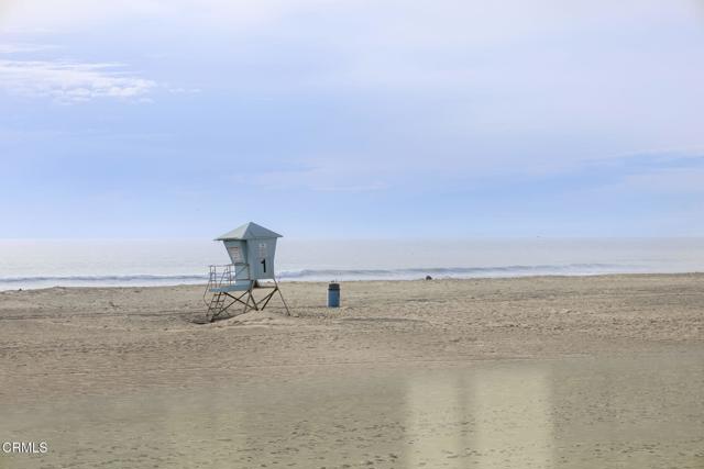 3541 Ocean Drive, Oxnard CA: https://media.crmls.org/mediaz/dc57ec69-3170-4236-930a-8905eb3507e0.jpg
