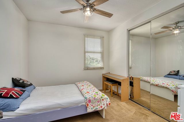 3458 Malaga Court, Calabasas CA: https://media.crmls.org/mediaz/dc5872b0-ff0d-4cb2-9d02-38830d14751c.jpg