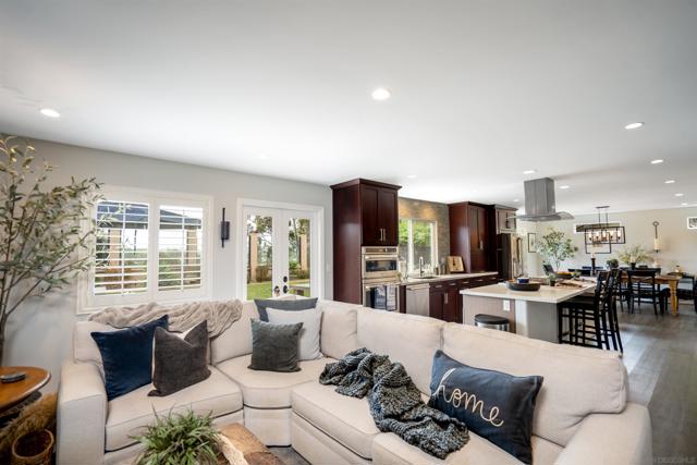 13349 Portofino Dr, Del Mar CA: https://media.crmls.org/mediaz/dc58fb18-127c-4a37-9c7d-3274b2d4ed56.jpg