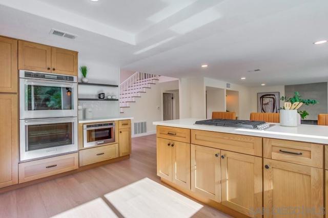 3302 Vista Rocosa, Escondido CA: https://media.crmls.org/mediaz/dc598e7a-c45f-42dc-8825-1f8c02b04203.jpg