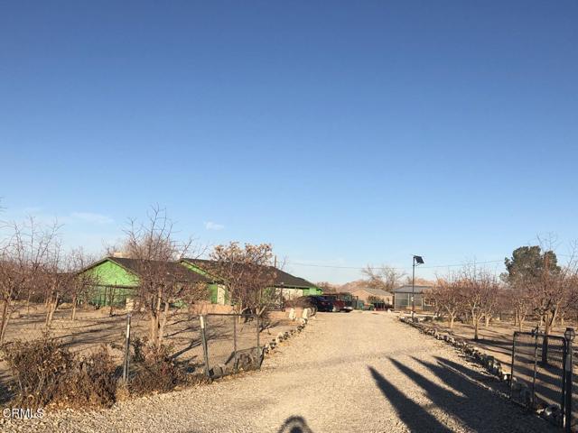 Detail Gallery Image 5 of 7 For 34738 Old Woman Springs Rd, Lucerne Valley,  CA 92356 - 3 Beds | 2 Baths