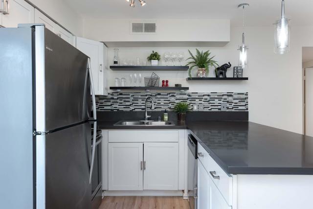 760 E Cottonwood Road, Palm Springs CA: https://media.crmls.org/mediaz/dc5a8345-c04e-450c-8143-2e99a1501e66.jpg