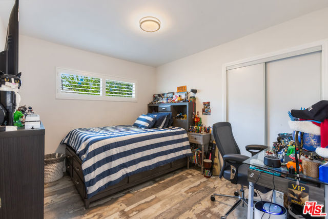 10315 Fairgrove Avenue, Tujunga CA: https://media.crmls.org/mediaz/dc5ac0b2-1da7-45ec-a7fd-dccd6ad10d34.jpg
