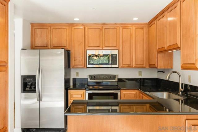 5470 Baltimore Dr, La Mesa CA: https://media.crmls.org/mediaz/dc5b3e0c-81cf-4044-93e6-312974412366.jpg