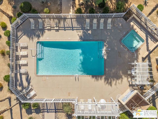 40165 Baltusrol Circle, Palm Desert CA: https://media.crmls.org/mediaz/dc5bead5-06cd-42bc-936c-217bcc91f090.jpg