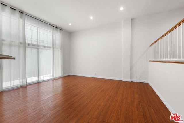 5229 Balboa Boulevard, Encino CA: https://media.crmls.org/mediaz/dc5c211f-fdc4-4623-a0e6-d05a11d39344.jpg