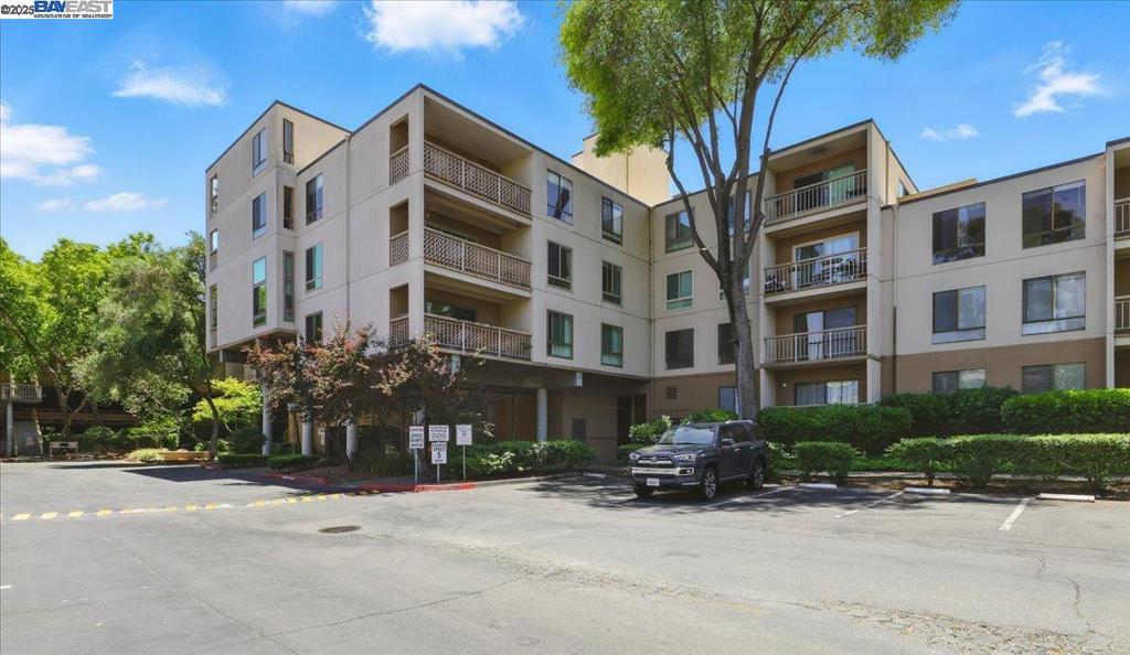 470 N Civic Dr #204