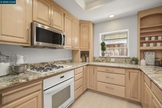 4513 Birch Bark Rd, Concord CA: https://media.crmls.org/mediaz/dc5cd4c0-855e-46d0-a9f1-8986ce3a8c36.jpg