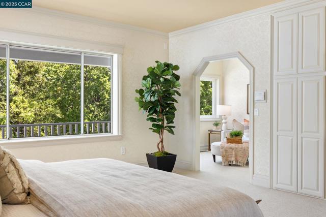 2398 Ironwood Pl, Alamo CA: https://media.crmls.org/mediaz/dc5da05d-30af-47e1-920e-12b3dee88ac6.jpg