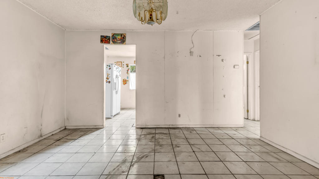 https://media.crmls.org/mediaz/dc5e30bf-b84e-4054-87ec-41b124b7ec01.jpg?preset=X-Large