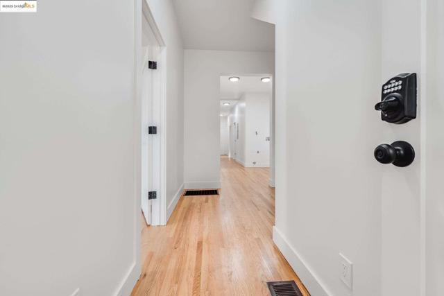 1238 12Th St, Oakland CA: https://media.crmls.org/mediaz/dc5e775f-ef11-4ccc-a573-8c65ccd1cbcb.jpg