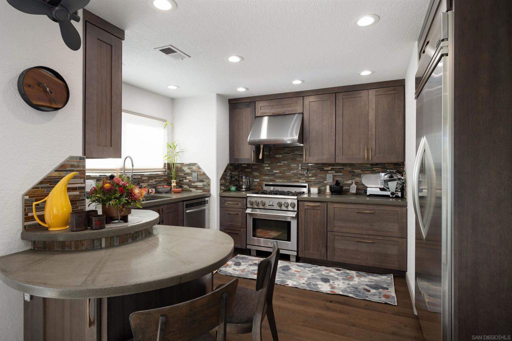 13947 Midland Rd. - photo 5