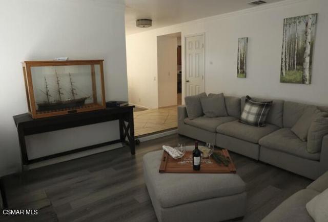 2331 Welcome Court, Simi Valley CA: https://media.crmls.org/mediaz/dc5ff4f0-6af4-4f8a-bc65-efe669232fa1.jpg