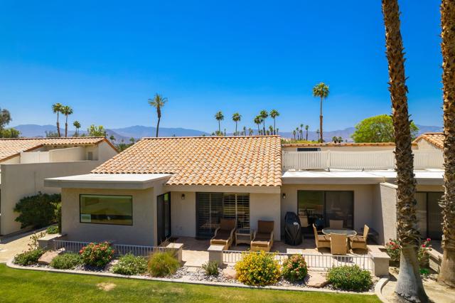 40960 La Costa W Circle, Palm Desert CA: https://media.crmls.org/mediaz/dc60285c-55cc-4271-b883-6057ccc51245.jpg