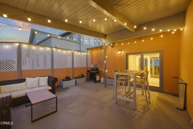 2924 Lakeshore Court, Oxnard CA: https://media.crmls.org/mediaz/dc60964d-4451-45aa-9092-726a2478aad5.jpg