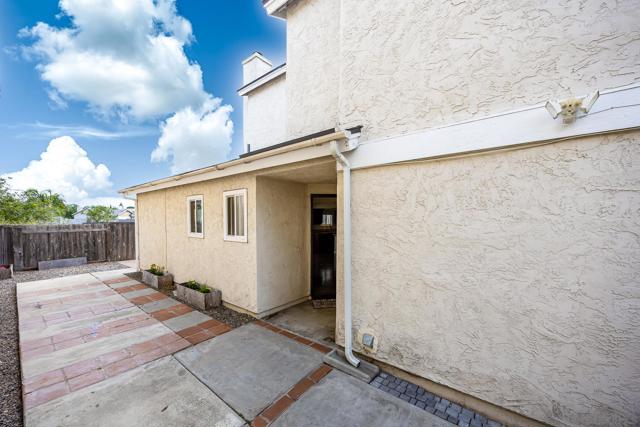 4122 Alabar Way, Oceanside CA: https://media.crmls.org/mediaz/dc60c9cd-9125-4868-8089-704205c9dc2b.jpg