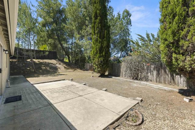 11370 Paseo Albacete Avenue, San Diego CA: https://media.crmls.org/mediaz/dc61833f-e15d-42da-9606-7ef435b41f35.jpg