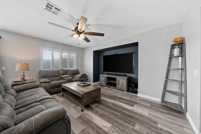 Detail Gallery Image 7 of 49 For 1482 Ridgeline Ct, San Diego,  CA 92154 - 5 Beds | 3 Baths