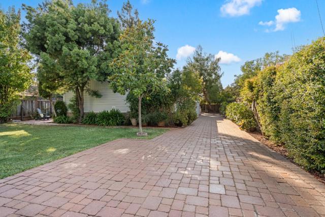 332 Camino Al Lago, Menlo Park CA: https://media.crmls.org/mediaz/dc632794-0224-4cb9-88f8-943a5bd76888.jpg