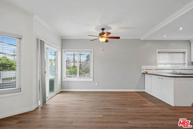 11938 Courtleigh Drive, Los Angeles CA: https://media.crmls.org/mediaz/dc639dca-baa8-4d23-83c1-35ebaaf5e306.jpg