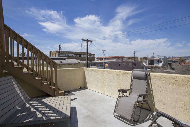 728 Jamaica Ct, San Diego CA: https://media.crmls.org/mediaz/dc64035e-d46f-4b94-ae94-039dd9fdb6fc.jpg