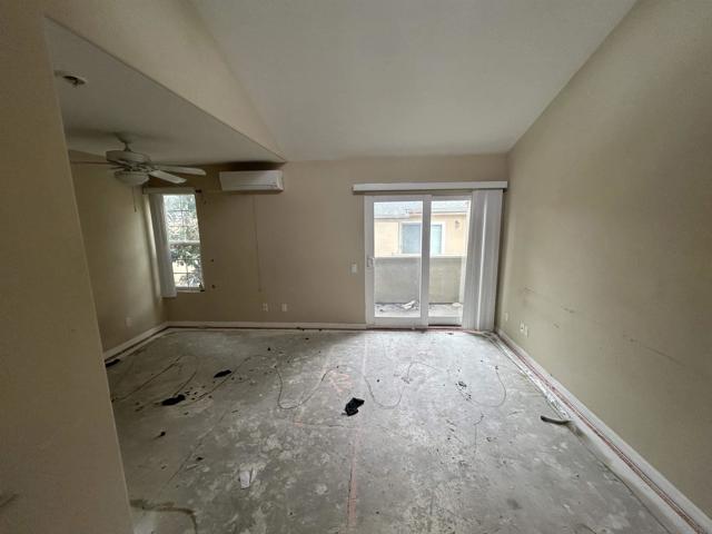 5404 Balboa Arms Dr, San Diego CA: https://media.crmls.org/mediaz/dc64bd09-605b-4e38-a202-c345641ccf27.jpg