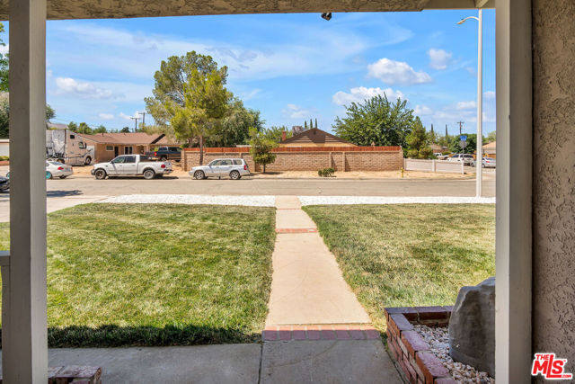 39060 11th Street, Palmdale, California 93551, 3 Bedrooms Bedrooms, ,2 BathroomsBathrooms,Single Family Residence,For Sale,11th,24428459