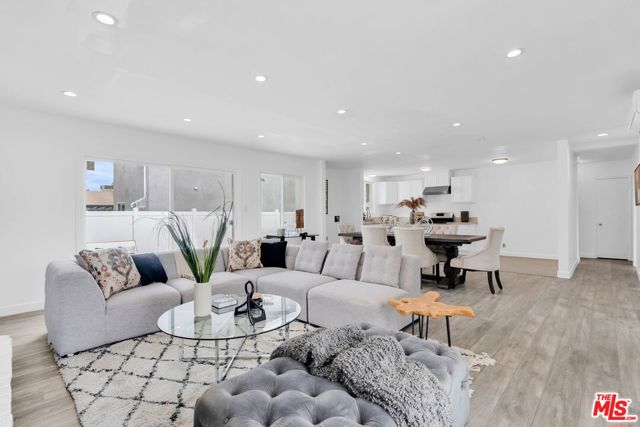 9959 Wisner Avenue, Mission Hills (San Fernando) CA: https://media.crmls.org/mediaz/dc651116-b88d-466c-9027-f92009a630ed.jpg