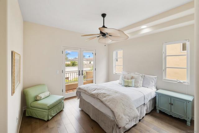 418 Marine St, La Jolla CA: https://media.crmls.org/mediaz/dc66a63b-6991-4bbe-a640-37118b0b4df5.jpg