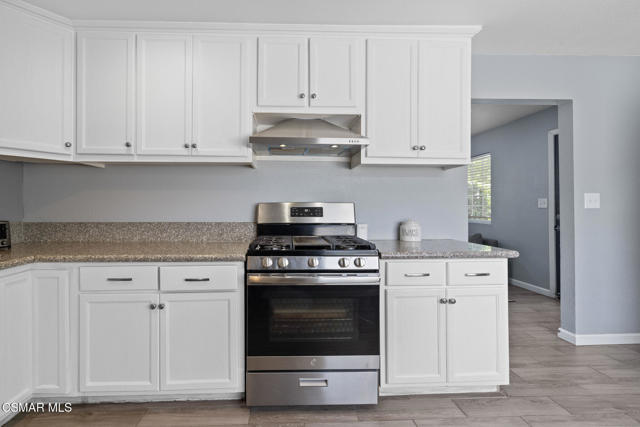 789 Glen Oaks Road, Thousand Oaks CA: https://media.crmls.org/mediaz/dc66cca6-732a-4d0b-bded-265e8801734d.jpg