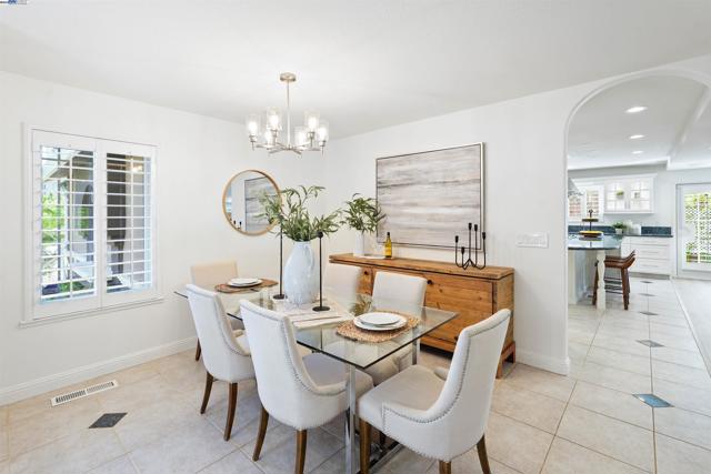 3211 Harvey Ct, Pleasanton CA: https://media.crmls.org/mediaz/dc6756fe-a8e9-434b-8425-72d4234ad7d8.jpg