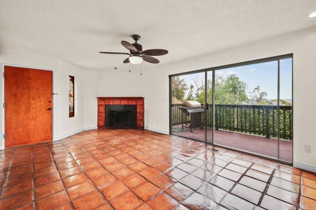 4971 Vista Pl, San Diego CA: https://media.crmls.org/mediaz/dc677ef9-1b89-4262-aede-60983a657a6b.jpg