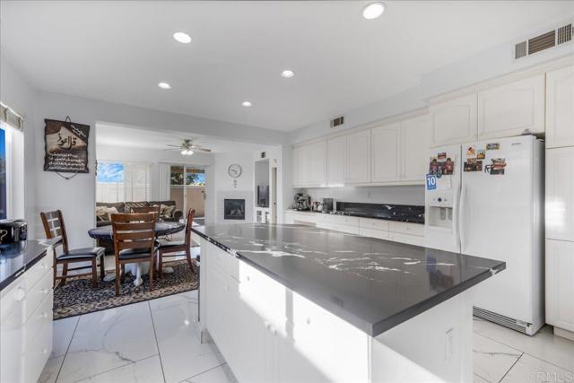 44364 Kingston Drive, Temecula CA: https://media.crmls.org/mediaz/dc6788af-9c08-433c-be10-a04e5723211a.jpg