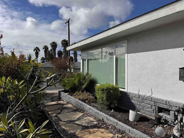 4606 Ocean View Boulevard, San Diego CA: https://media.crmls.org/mediaz/dc67976b-bedc-42f7-ac55-424a517271c1.jpg