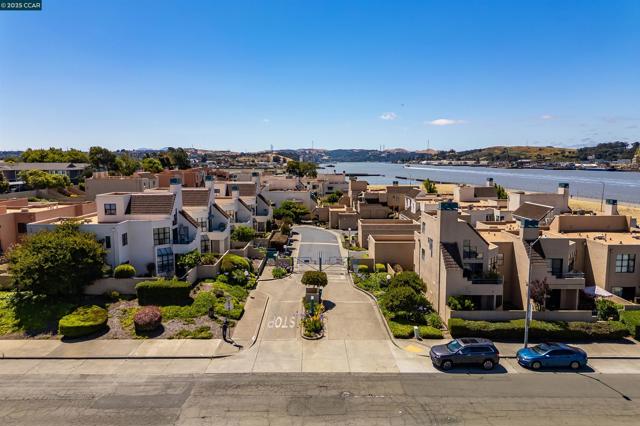 171 Nantucket Ln, Vallejo CA: https://media.crmls.org/mediaz/dc67b8e3-43f2-4db4-9bd4-3e38398c842a.jpg