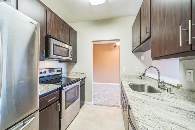 39887 Cedar Blvd, Newark CA: https://media.crmls.org/mediaz/dc683643-65e2-4e96-a34f-6dca49b1ed69.jpg