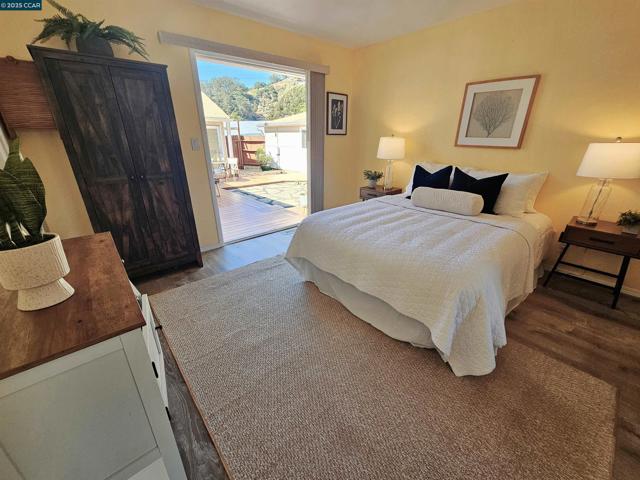 1034 Navellier St, El Cerrito CA: https://media.crmls.org/mediaz/dc685fc7-b982-41fd-9485-531822a687c5.jpg