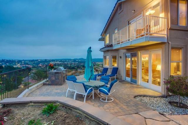 Detail Gallery Image 11 of 74 For 7046 via Ostiones, Carlsbad,  CA 92009 - 5 Beds | 3 Baths