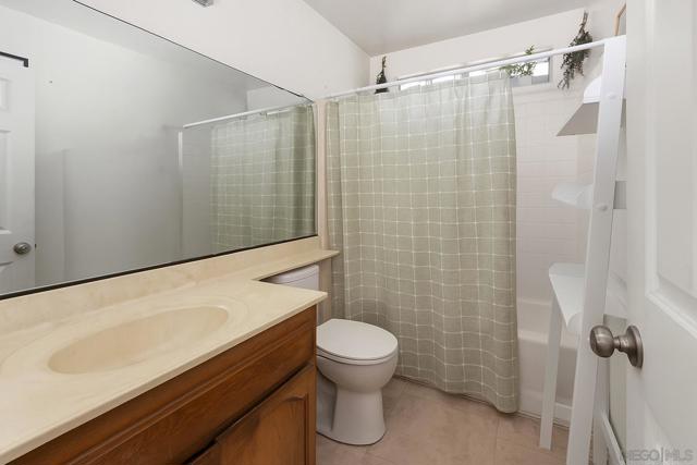 972 8 Sapphire St, San Diego CA: https://media.crmls.org/mediaz/dc6879d9-9c64-4445-89f2-75bb15838de2.jpg