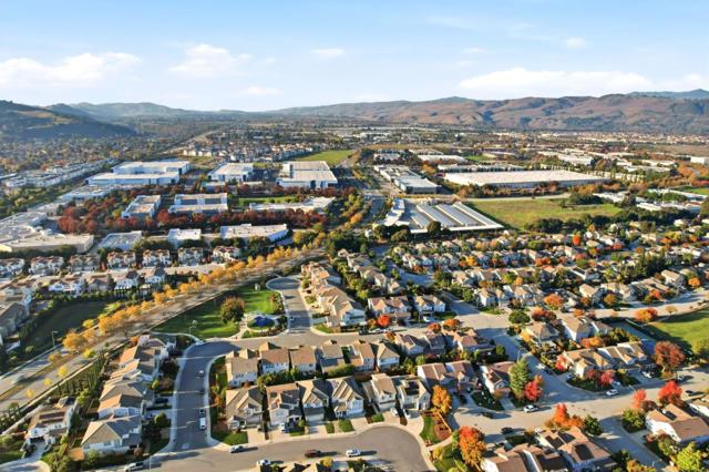 17725 Calle Mazatan, Morgan Hill CA: https://media.crmls.org/mediaz/dc68896a-e236-46aa-9f4d-411477eb6313.jpg