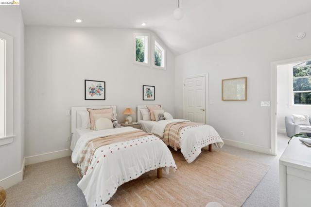 Image 42 of 57 For 23 Valant Place