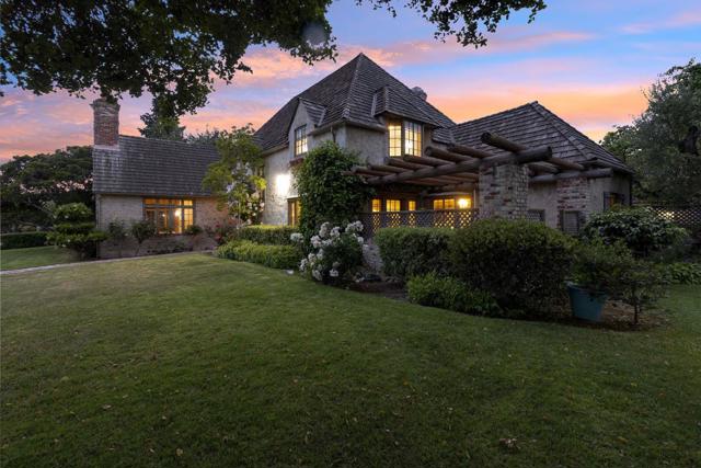 8 Los Laureles Avenue, Salinas CA: https://media.crmls.org/mediaz/dc692511-9524-46c2-8d08-0f794d1b0013.jpg