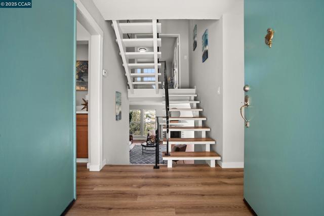 989 Parkside Dr, Richmond CA: https://media.crmls.org/mediaz/dc694e89-c852-4b87-a42b-3327febe1d35.jpg