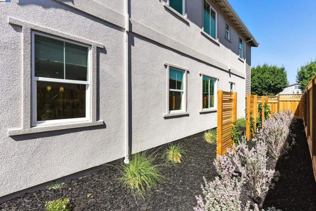 1685 Arione Street, Brentwood CA: https://media.crmls.org/mediaz/dc695a7d-48b3-4ac2-98c9-55b4012c6237.jpg