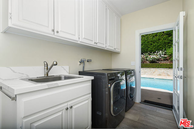 5449 S Rim Street, Thousand Oaks CA: https://media.crmls.org/mediaz/dc6988ed-6d78-442e-8a1b-8de0ddc9b1b2.jpg