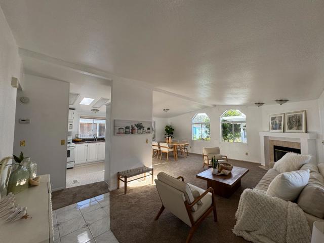 46 Seascape Drive, Half Moon Bay CA: https://media.crmls.org/mediaz/dc6a1cc8-3eb8-4daa-b6ba-e1003158d672.jpg