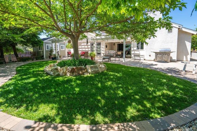 23847 Norte Dr, Ramona CA: https://media.crmls.org/mediaz/dc6a2771-d5cd-4b4f-be7d-b2d4efd9403f.jpg