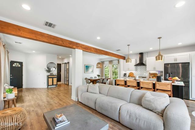 2658 Morning Grove Way, Thousand Oaks CA: https://media.crmls.org/mediaz/dc6a5624-c069-40f8-ba66-9e46353a6fcc.jpg