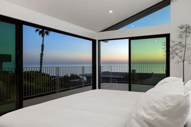 Detail Gallery Image 13 of 44 For 1506 Summit Ave, Cardiff By The Sea,  CA 92007 - 4 Beds | 3/1 Baths